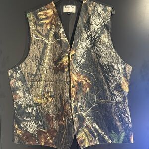 Cameo tuxedo vest